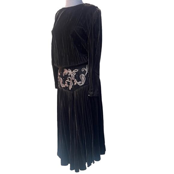 Vtg Velvet Drop Waist Embroidered Dress Womens M Fairy Grunge Whimsigoth Regency - Picture 7 of 8